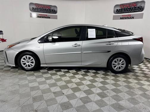 2019 Toyota Prius LE