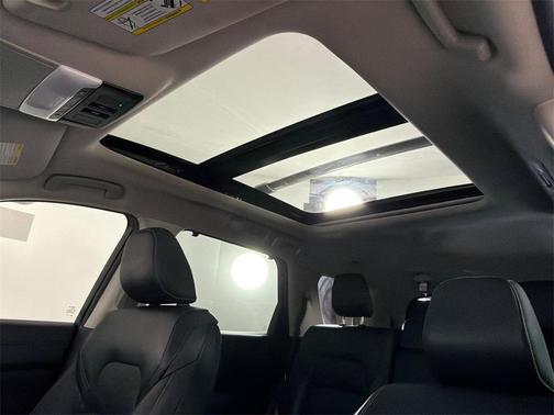 2024 Nissan Pathfinder Platinum FWD