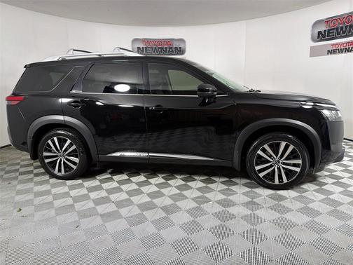 2024 Nissan Pathfinder Platinum FWD