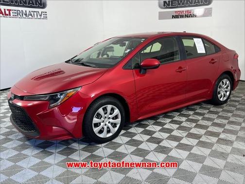 Photo 3 of 26 of 2021 Toyota Corolla LE