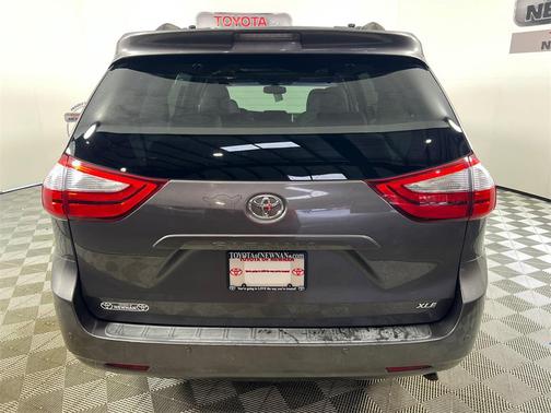 2016 Toyota Sienna XLE Premium