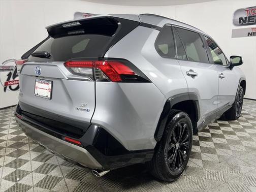 2024 Toyota RAV4 Hybrid SE