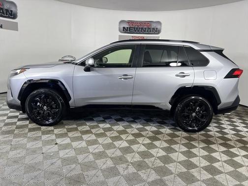2024 Toyota RAV4 Hybrid SE