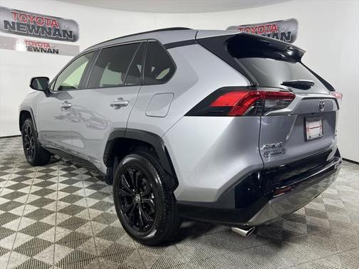 2024 Toyota RAV4 Hybrid SE