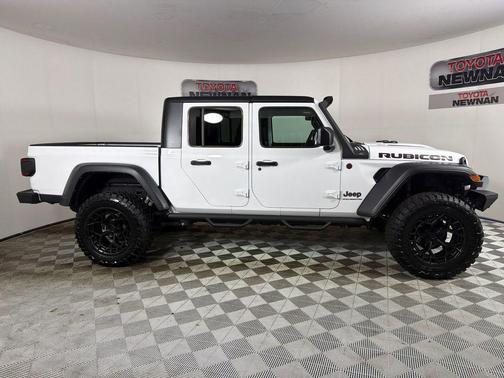 Bright White Clearcoat 2024 Jeep Gladiator Rubicon