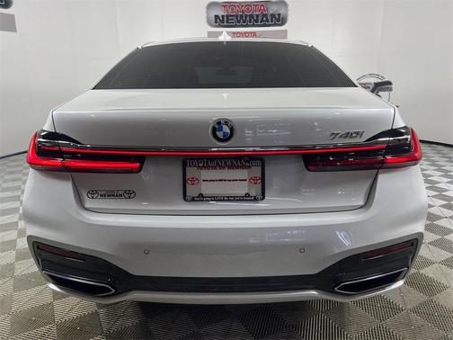 2020 BMW 740 740i