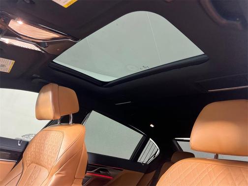 2020 BMW 740 740i