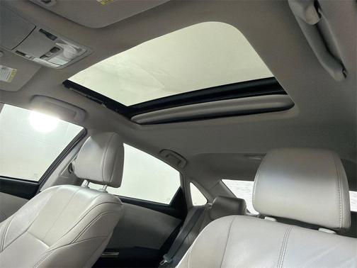 2013 Toyota Avalon Hybrid XLE Touring