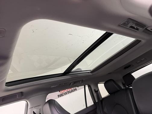 2025 Toyota Highlander Platinum