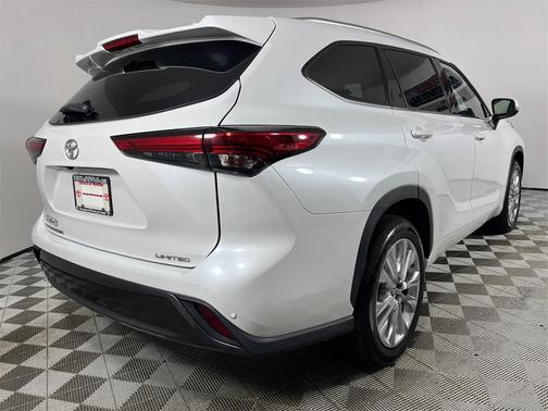 2022 Toyota Highlander Limited