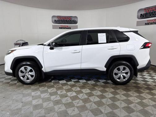 Ice Cap 2025 Toyota RAV4 LE