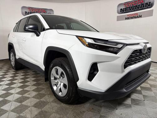 Ice Cap 2025 Toyota RAV4 LE