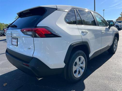 2025 Toyota RAV4 LE