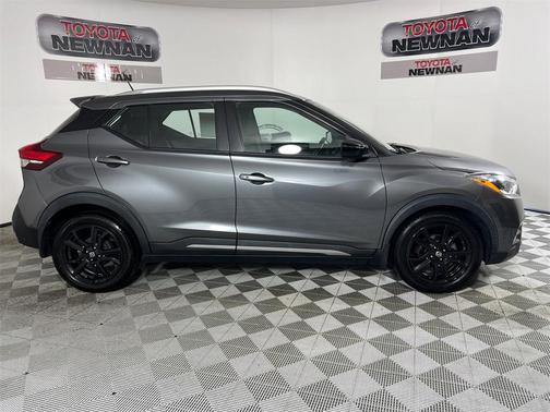 2020 Nissan Kicks SR