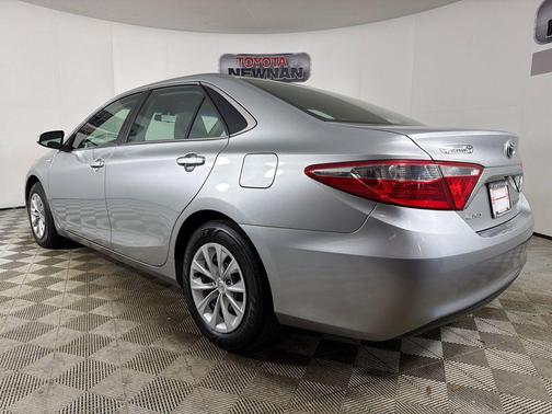 Celestial Silver Metallic 2017 Toyota Camry Hybrid LE