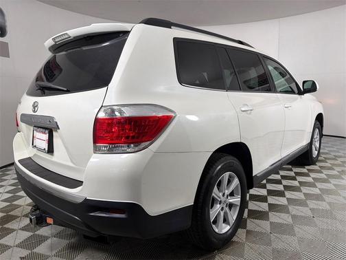 2013 Toyota Highlander SE