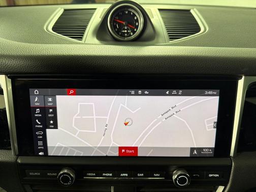 2021 Porsche Macan Base