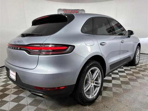 2021 Porsche Macan Base