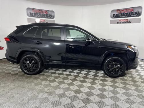 2023 Toyota RAV4 Hybrid SE