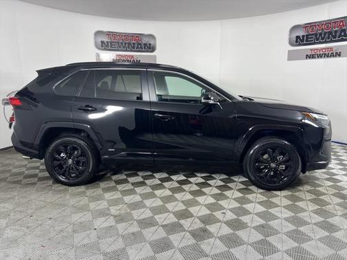 2023 Toyota RAV4 Hybrid SE