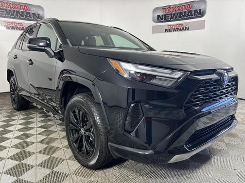 2023 Toyota RAV4 Hybrid SE