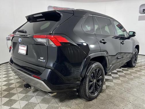 2023 Toyota RAV4 Hybrid SE