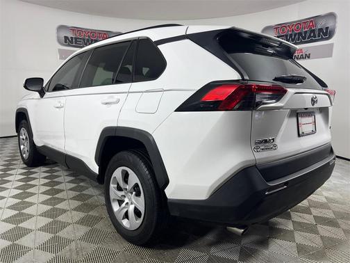 2020 Toyota RAV4 LE