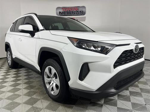 2020 Toyota RAV4 LE