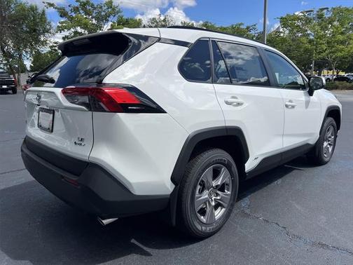 2025 Toyota RAV4 Hybrid LE