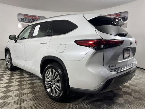 2023 Toyota Highlander Platinum