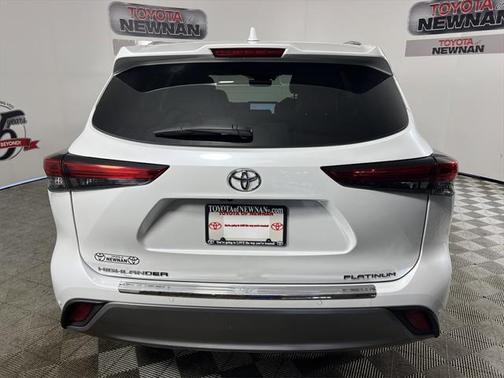 2023 Toyota Highlander Platinum