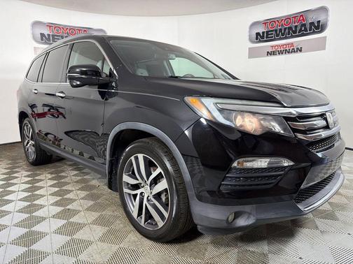 Crystal Black Pearl 2017 Honda Pilot Touring