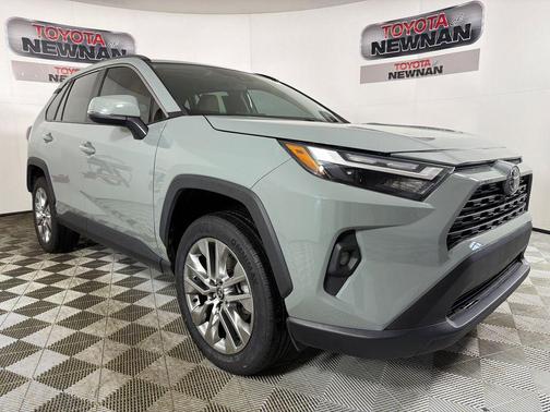 2023 Toyota RAV4 XLE Premium