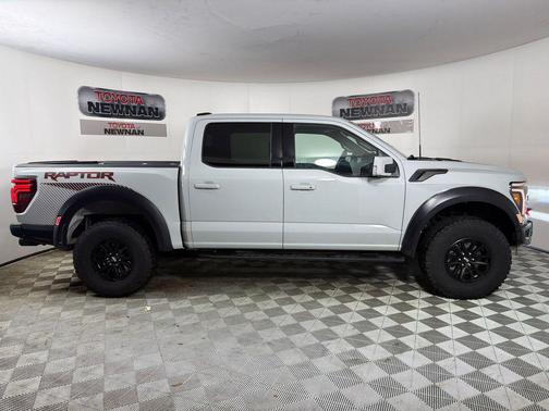 Avalanche 2024 Ford F-150 Raptor