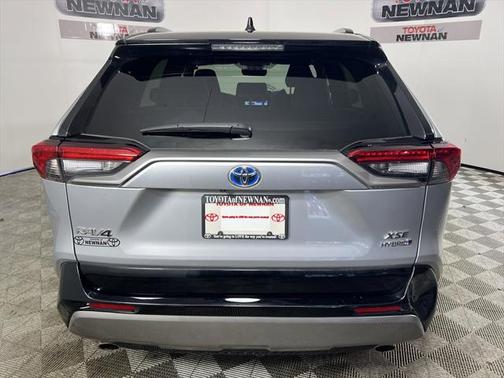 2024 Toyota RAV4 Hybrid SE