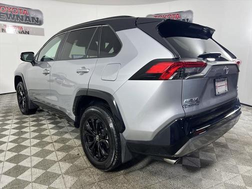 2024 Toyota RAV4 Hybrid SE