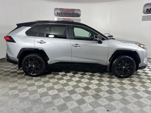 2024 Toyota RAV4 Hybrid SE