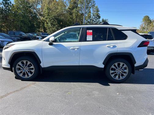 2025 Toyota RAV4 XLE Premium