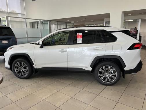 2025 Toyota RAV4 Hybrid XLE Premium