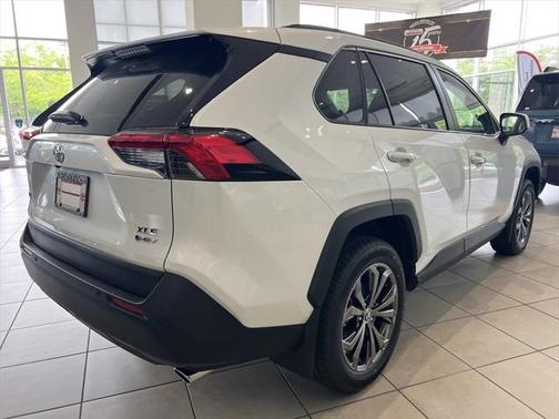 2025 Toyota RAV4 Hybrid XLE Premium