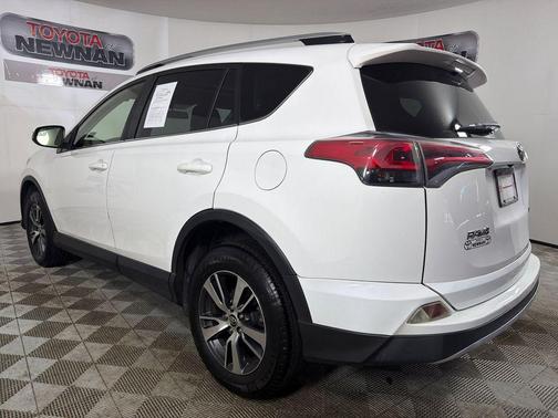 Super White 2016 Toyota RAV4 XLE