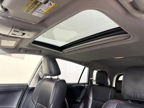 Super White 2016 Toyota RAV4 XLE