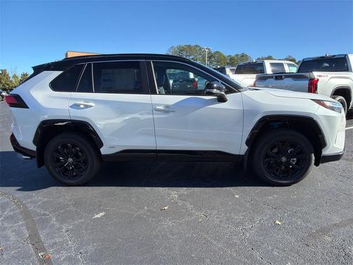 2025 Toyota RAV4 Hybrid SE