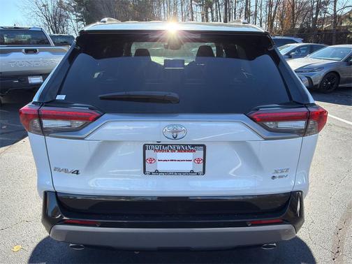 2025 Toyota RAV4 Hybrid SE