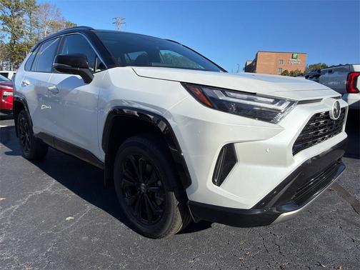 2025 Toyota RAV4 Hybrid SE