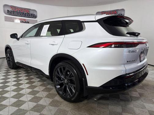 2025 Toyota Crown Signia Limited