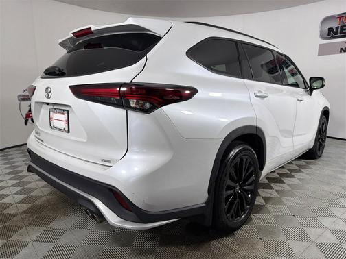 2024 Toyota Highlander XSE