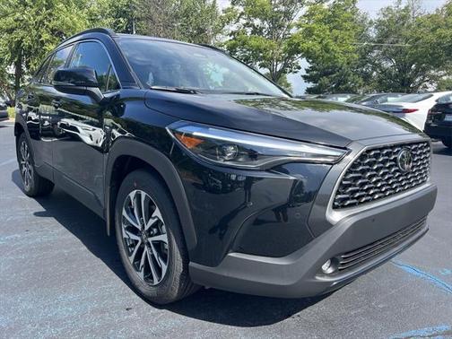 2025 Toyota Corolla Cross XLE