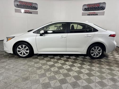 2024 Toyota Corolla Hybrid LE