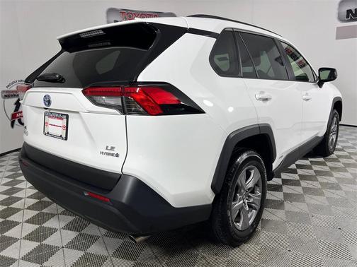 2024 Toyota RAV4 Hybrid SE